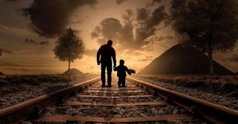Ini 5 Cara Mudah Melatih Anak Laki-Laki Berpuasa. Dads Sudah Tahu?