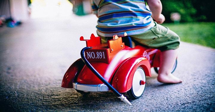 Mobil-Mobilan Untuk Melatih Motorik Anak Laki Laki