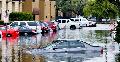 Jangan Gegabah Dads! Ikuti Cara Menangani Mobil Terendam Banjir Ini