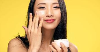 Skincare Yang Wajib Digunakan Sebelum Memasuki Usia 30 Tahun