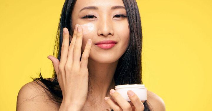 Produk Skincare Wanita Yang Wajib Digunakan Sebelum Memasuki Usia 30 Tahun