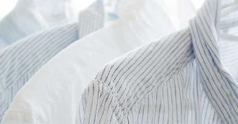 5 Cara Menghilangkan Noda Kuning Di Baju Putih Bagian Ketiak, Ampuh!