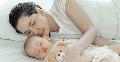 Mencium Anak Bayi Saat Tidur, Boleh Atau Tidak Ya? Apa Manfaatnya!